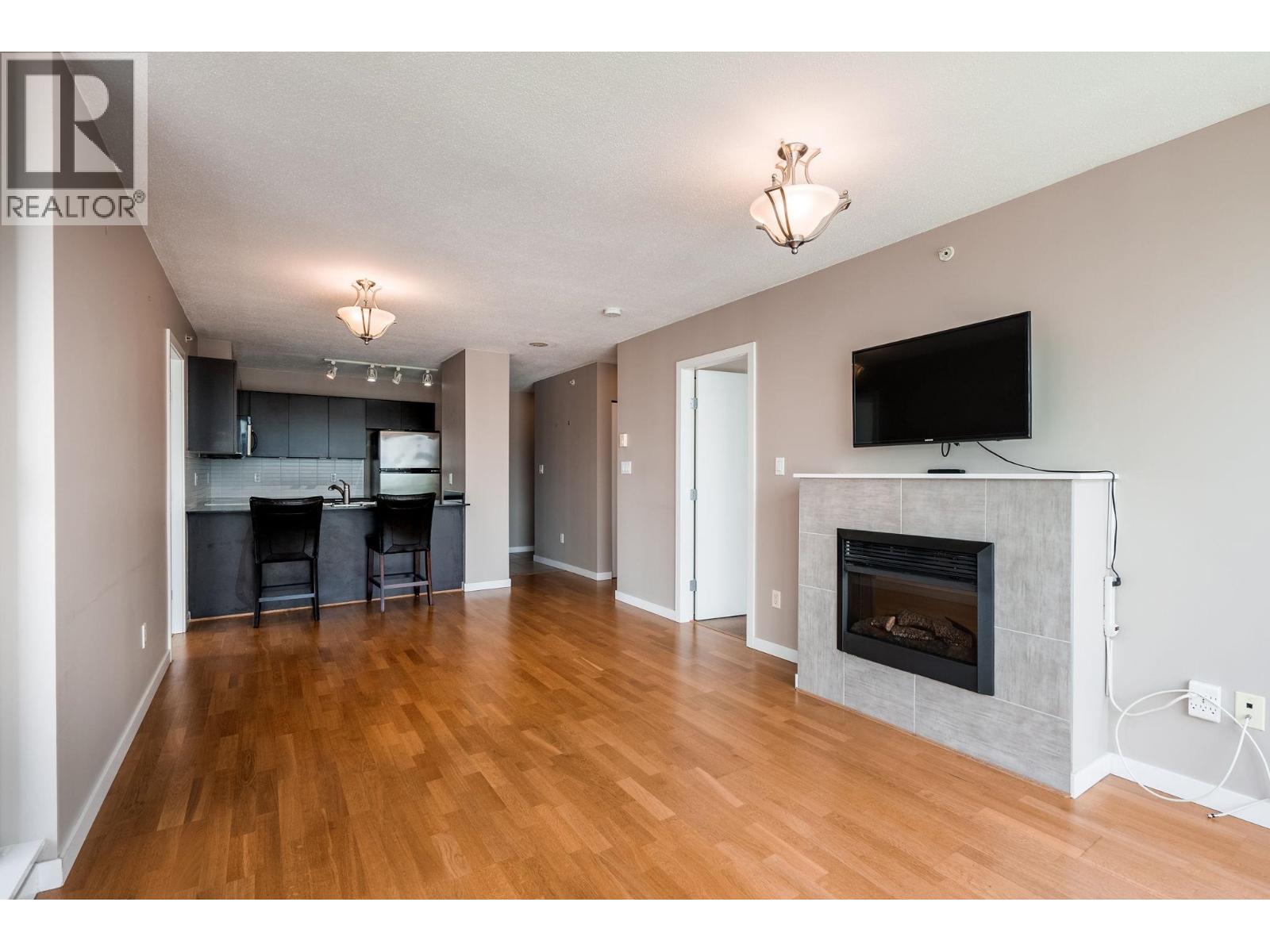 Photo 6 of 1608 4178 Dawson Street, Burnaby BC