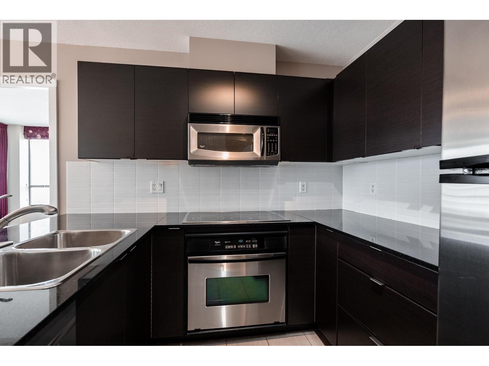 Photo 9 of 1608 4178 Dawson Street, Burnaby BC