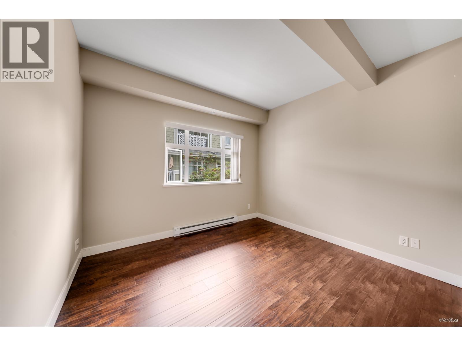 Photo 13 of 18 7388 Macpherson Avenue, Burnaby BC
