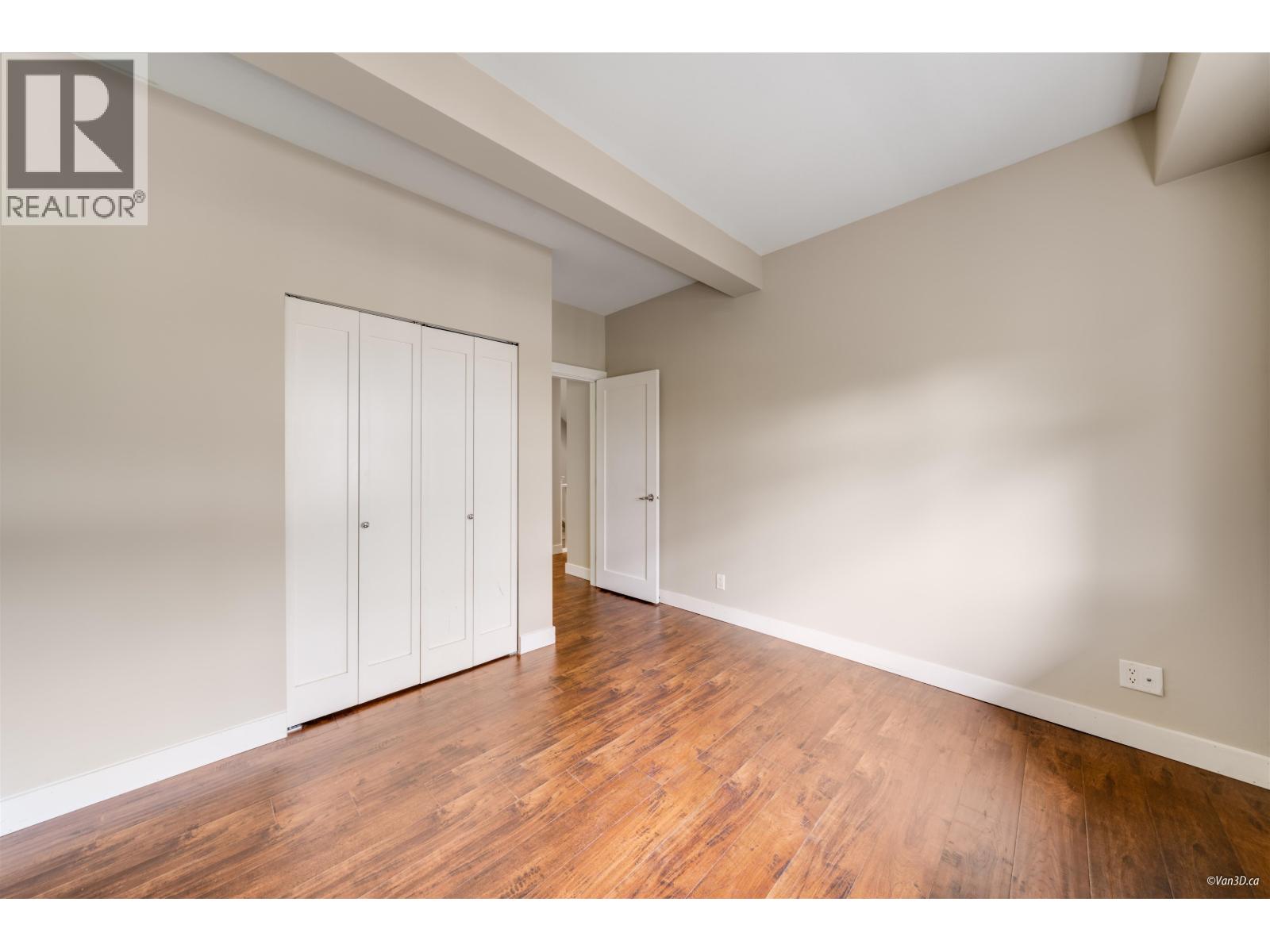 Photo 14 of 18 7388 Macpherson Avenue, Burnaby BC