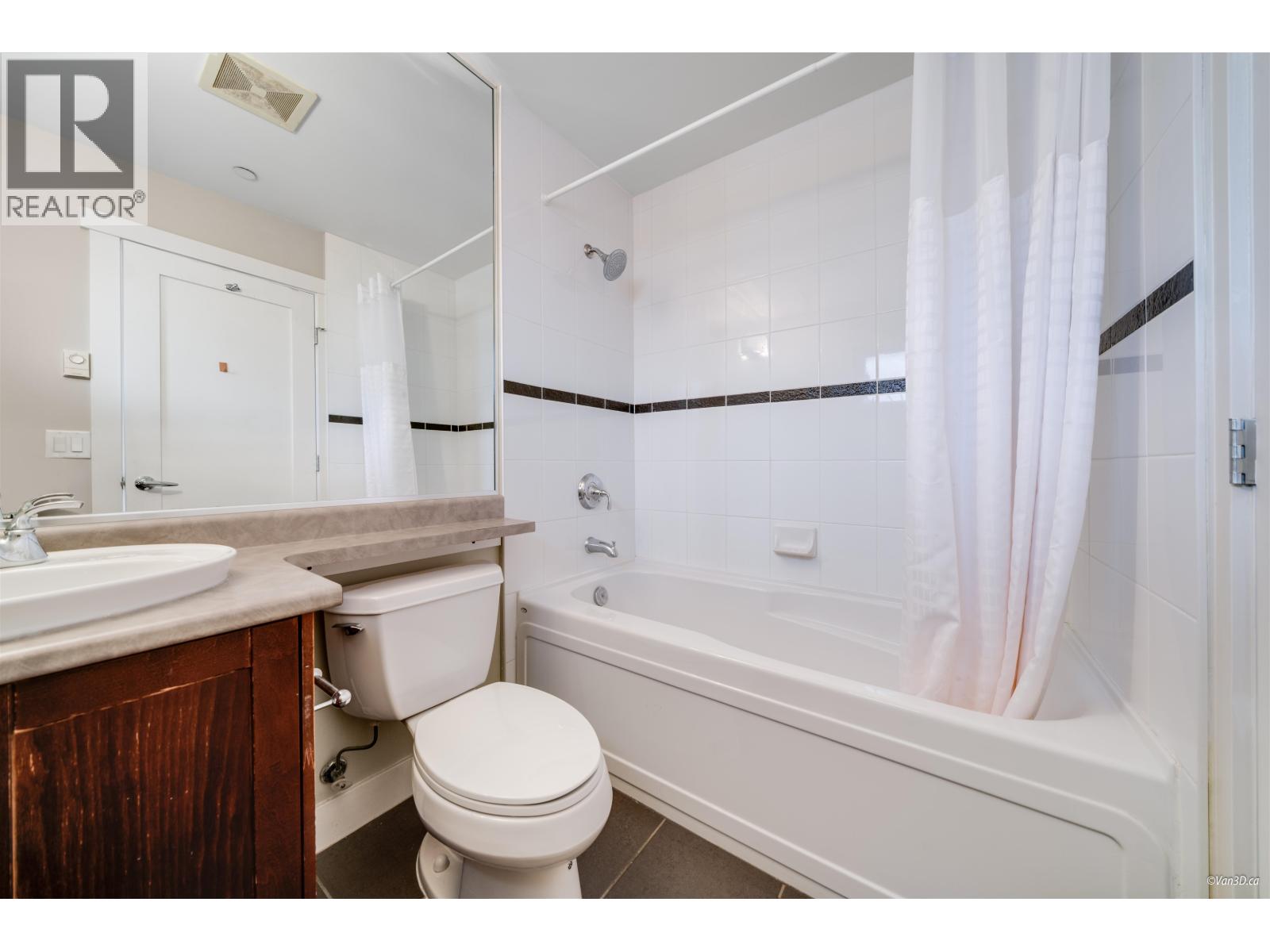 Photo 17 of 18 7388 Macpherson Avenue, Burnaby BC