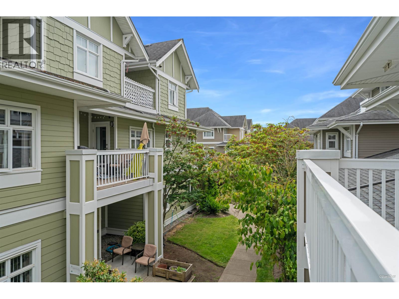 Photo 26 of 18 7388 Macpherson Avenue, Burnaby BC