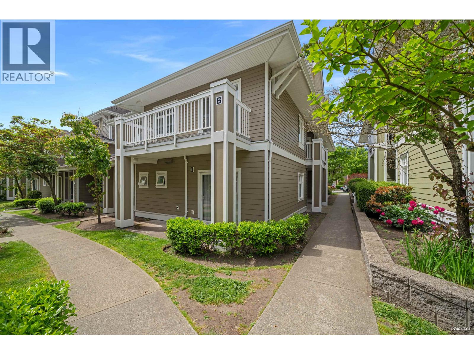 Photo 31 of 18 7388 Macpherson Avenue, Burnaby BC