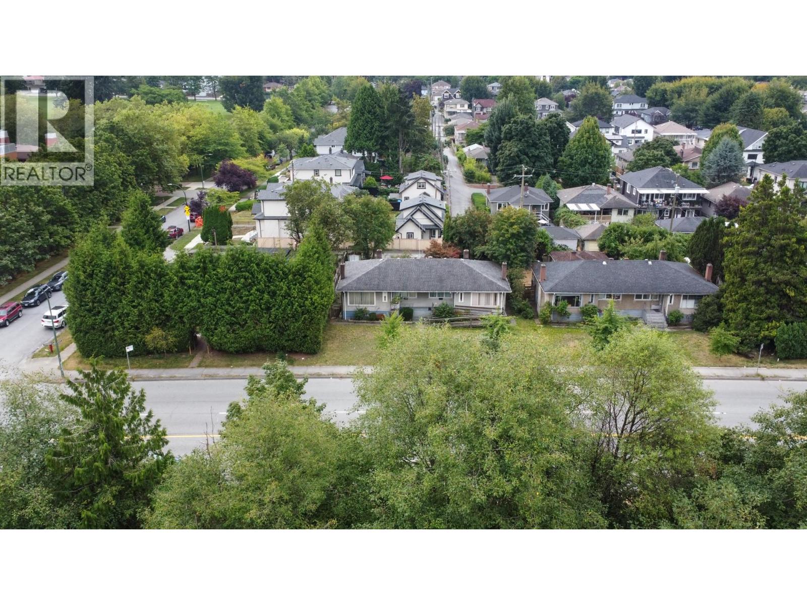 Photo 10 of 2576 S Grandview Highway, Vancouver BC
