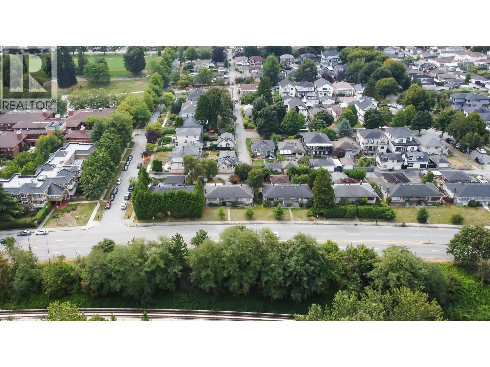 Photo 11 of 2576 S Grandview Highway, Vancouver BC