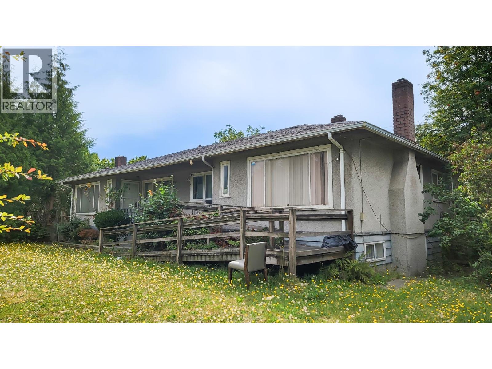 Photo 4 of 2576 S Grandview Highway, Vancouver BC