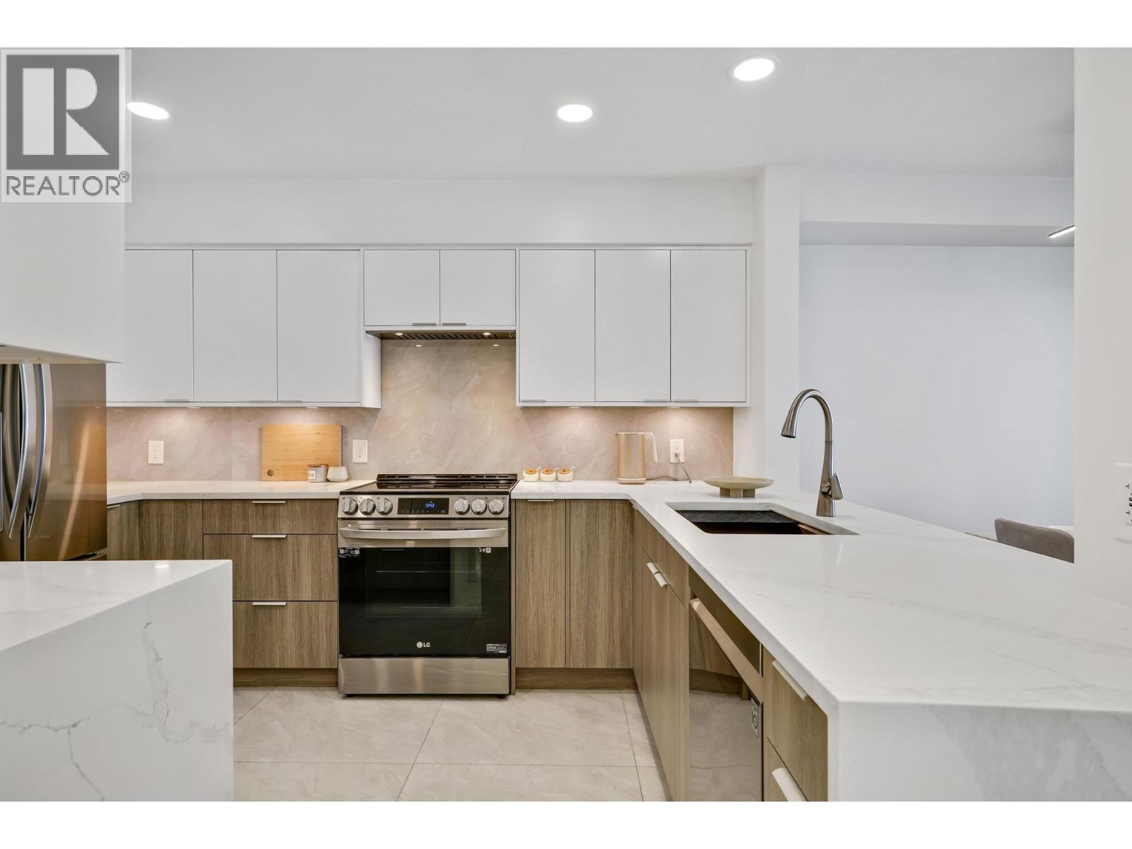 Photo 2 of 9 7760 Minoru Boulevard, Richmond BC