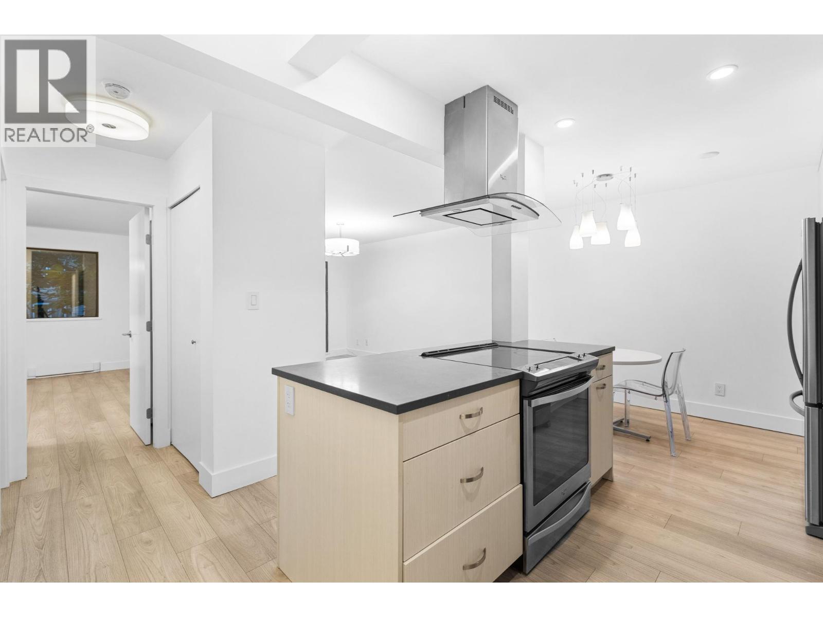 Photo 2 of 202 1422 E 3rd Avenue, Vancouver BC