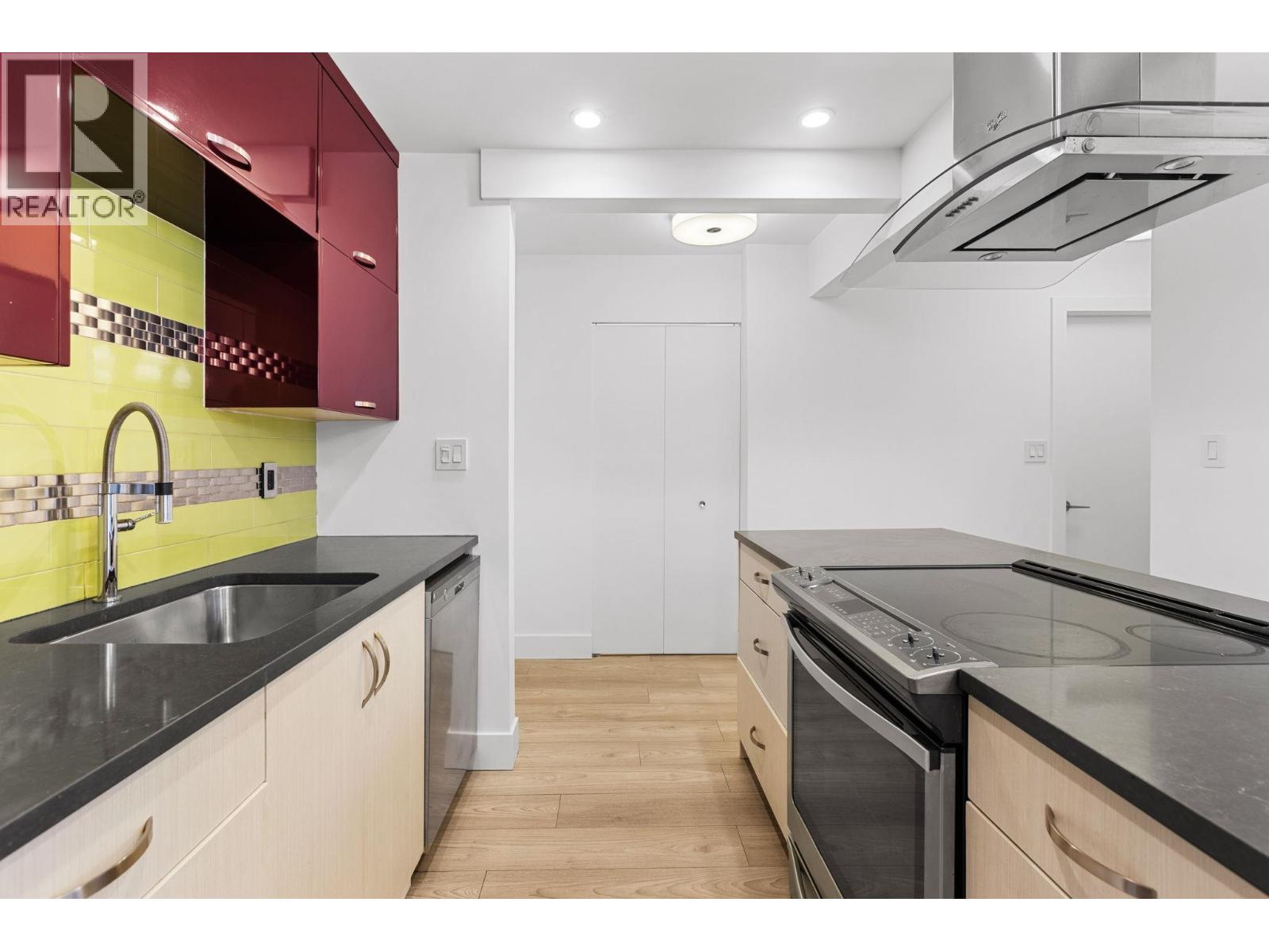Photo 5 of 202 1422 E 3rd Avenue, Vancouver BC
