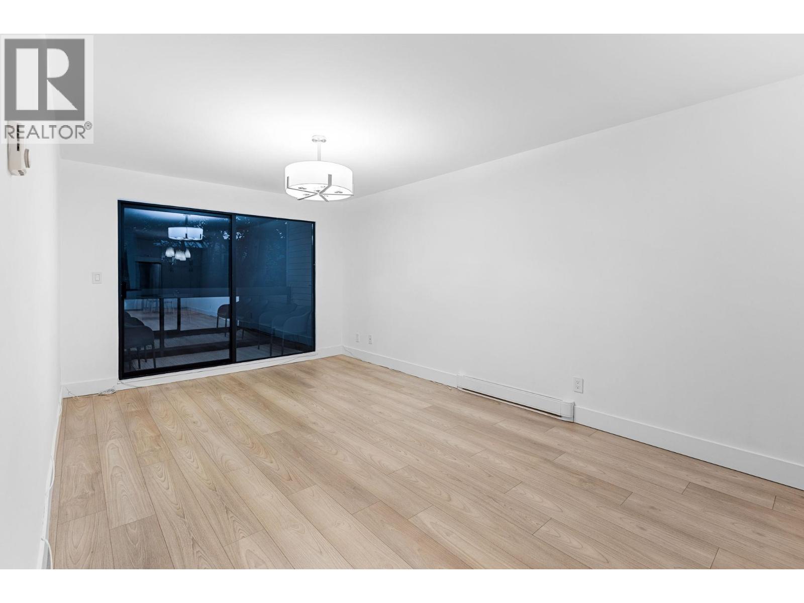 Photo 7 of 202 1422 E 3rd Avenue, Vancouver BC