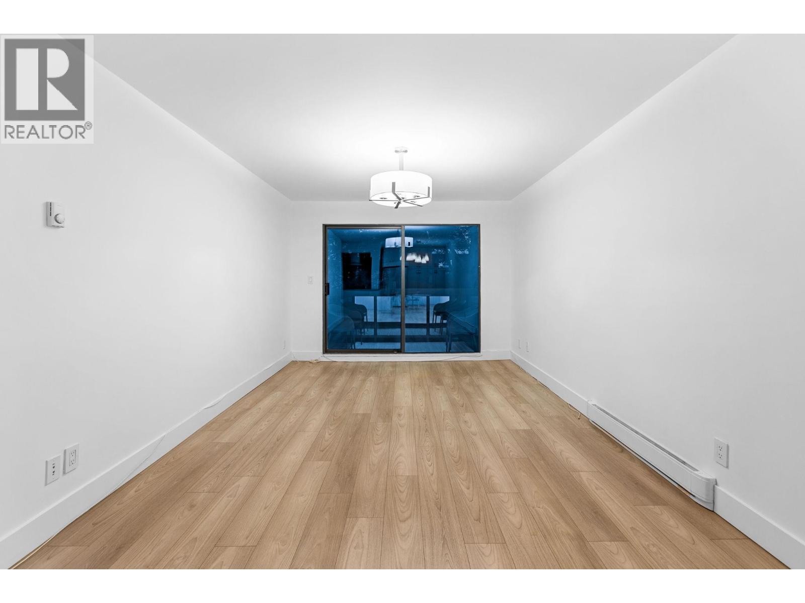 Photo 9 of 202 1422 E 3rd Avenue, Vancouver BC