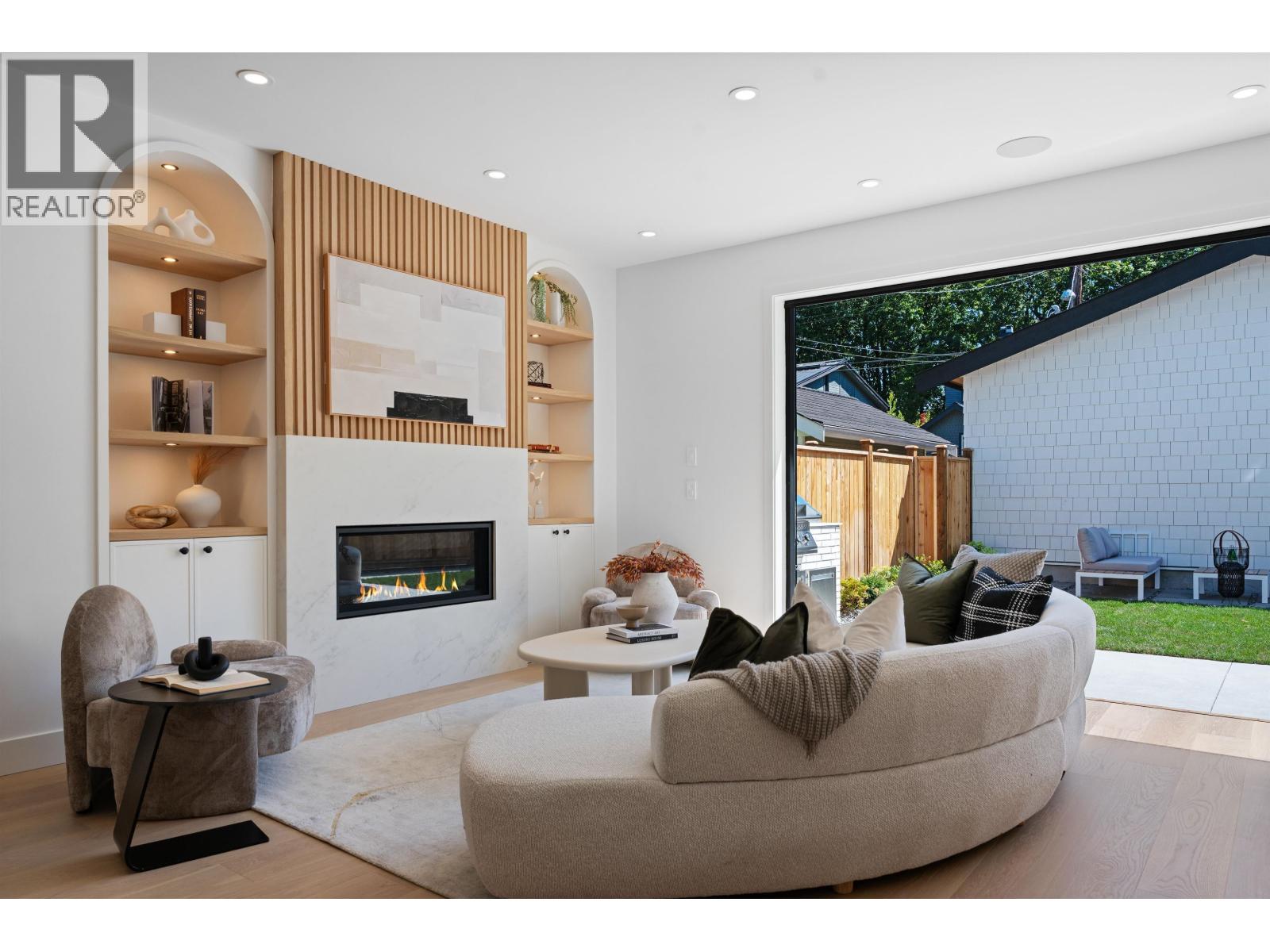 Photo 1 of 2 2846 W 12 Th Avenue, Vancouver BC