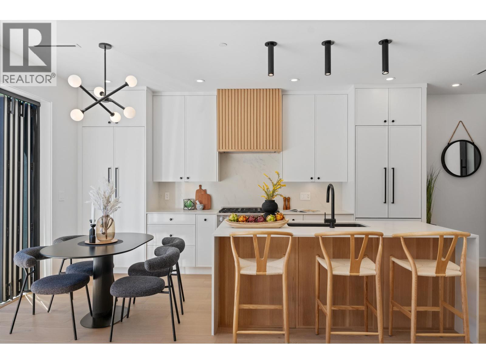 Photo 12 of 2 2846 W 12 Th Avenue, Vancouver BC