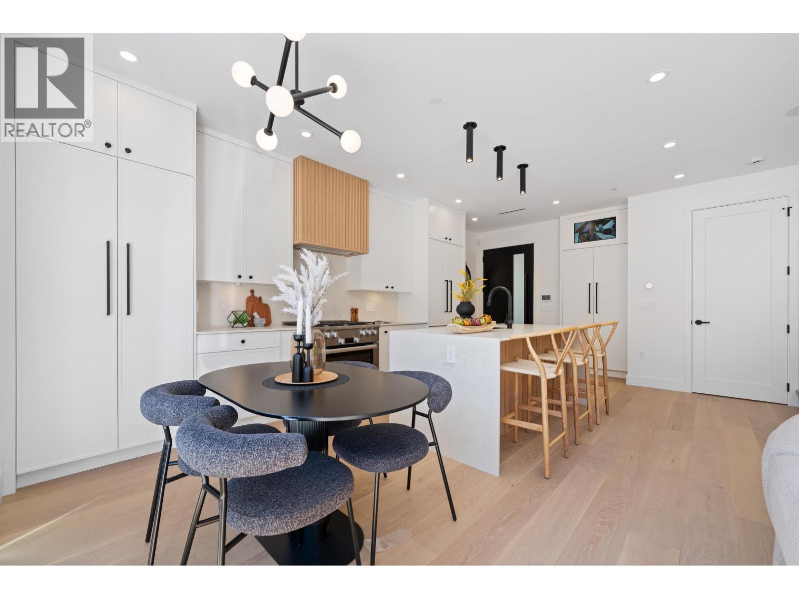 Photo 14 of 2 2846 W 12 Th Avenue, Vancouver BC