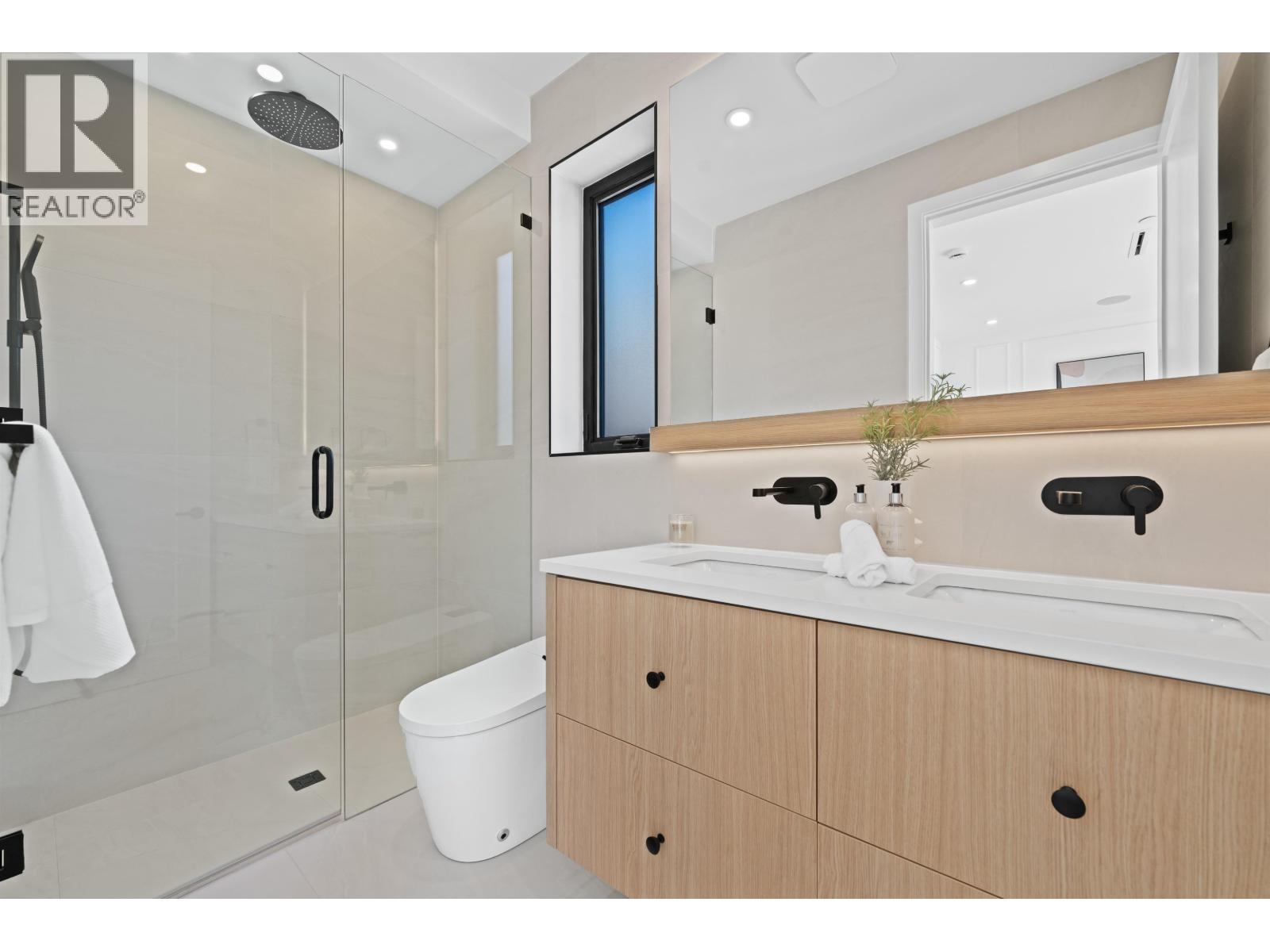Photo 24 of 2 2846 W 12 Th Avenue, Vancouver BC