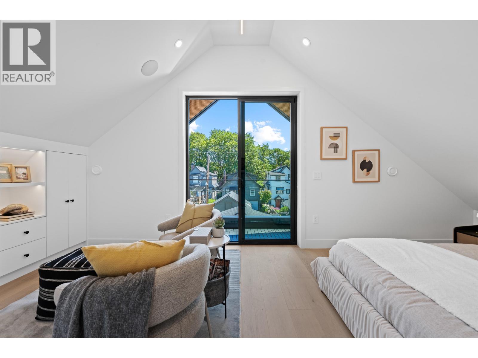 Photo 27 of 2 2846 W 12 Th Avenue, Vancouver BC