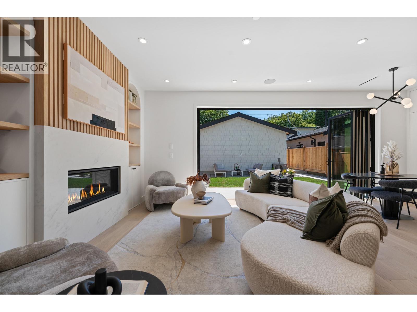 Photo 7 of 2 2846 W 12 Th Avenue, Vancouver BC