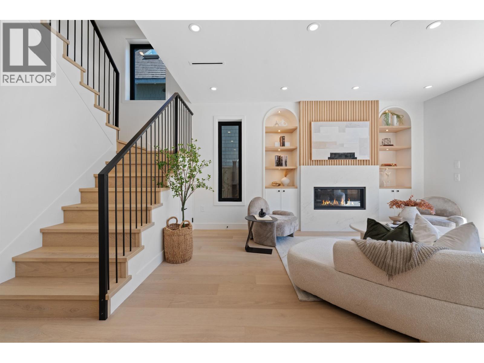Photo 9 of 2 2846 W 12 Th Avenue, Vancouver BC