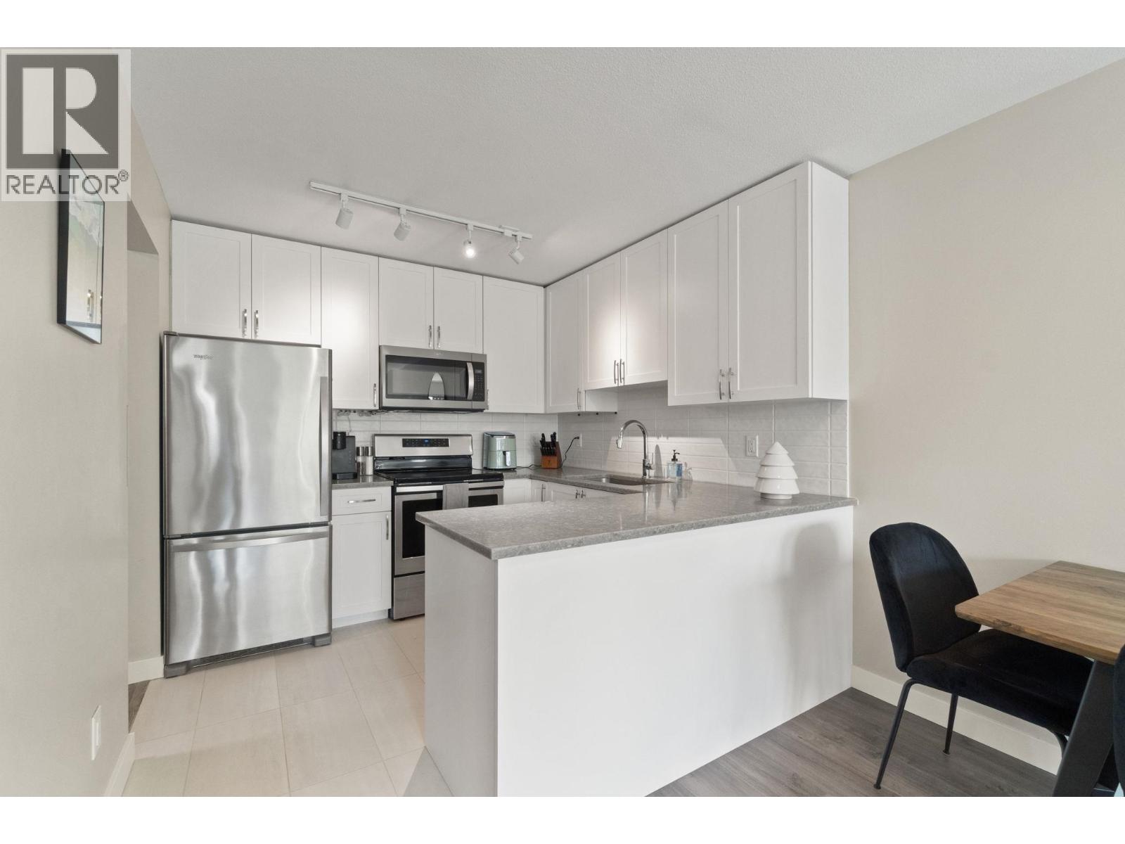 Photo 6 of 402 450 Bromley Street, Coquitlam BC