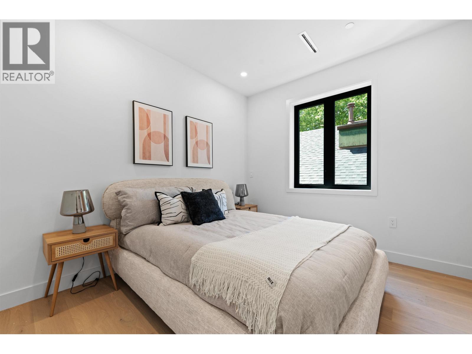 Photo 12 of 1 2858 W 12 Th Avenue, Vancouver BC