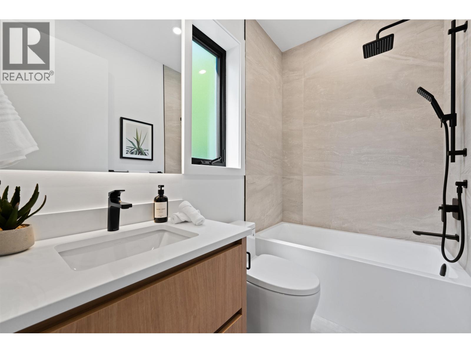 Photo 14 of 1 2858 W 12 Th Avenue, Vancouver BC