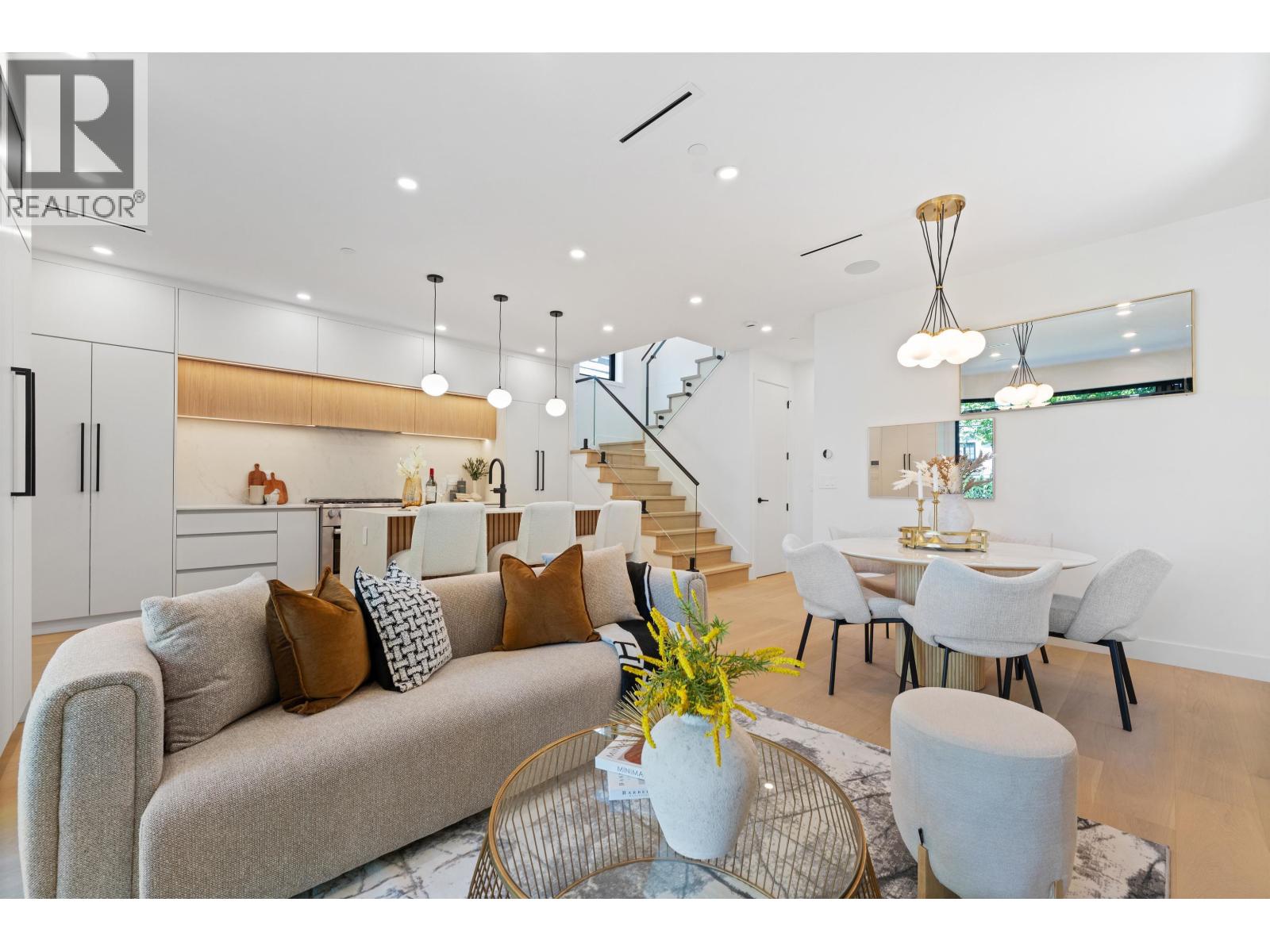 Photo 5 of 1 2858 W 12 Th Avenue, Vancouver BC