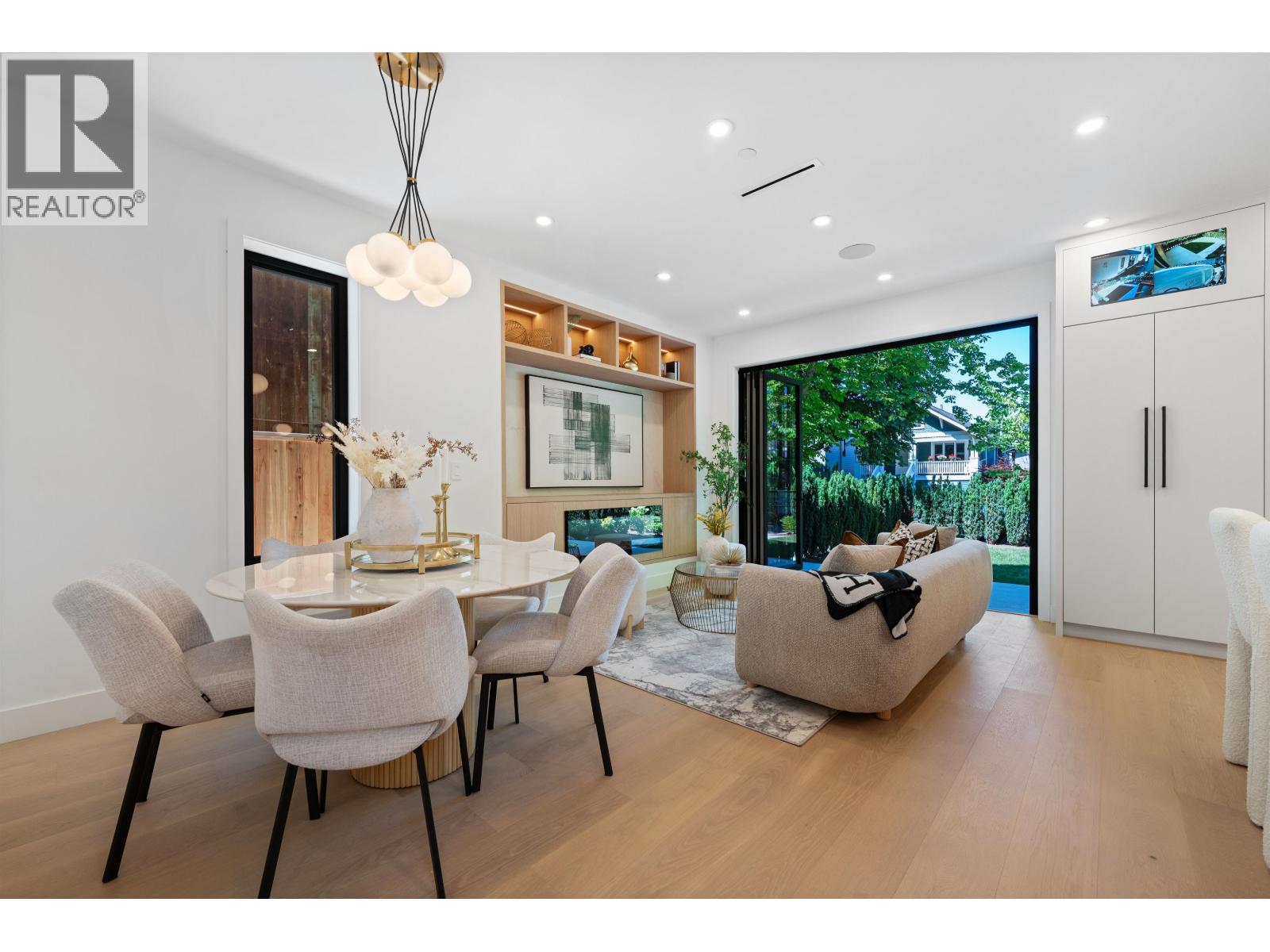 Photo 9 of 1 2858 W 12 Th Avenue, Vancouver BC