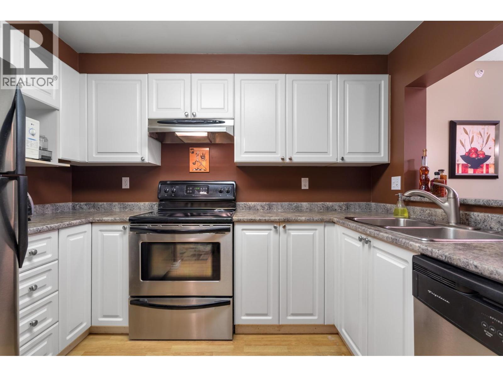 Photo 7 of 1502 3070 Guildford Way, Coquitlam BC