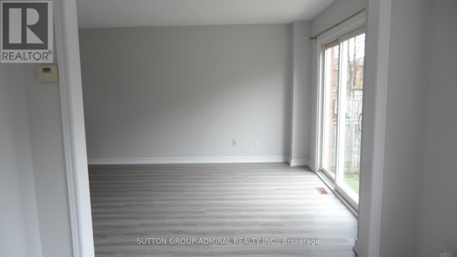 Photo 6 of 65 Delaney Crescent, Barrie ON