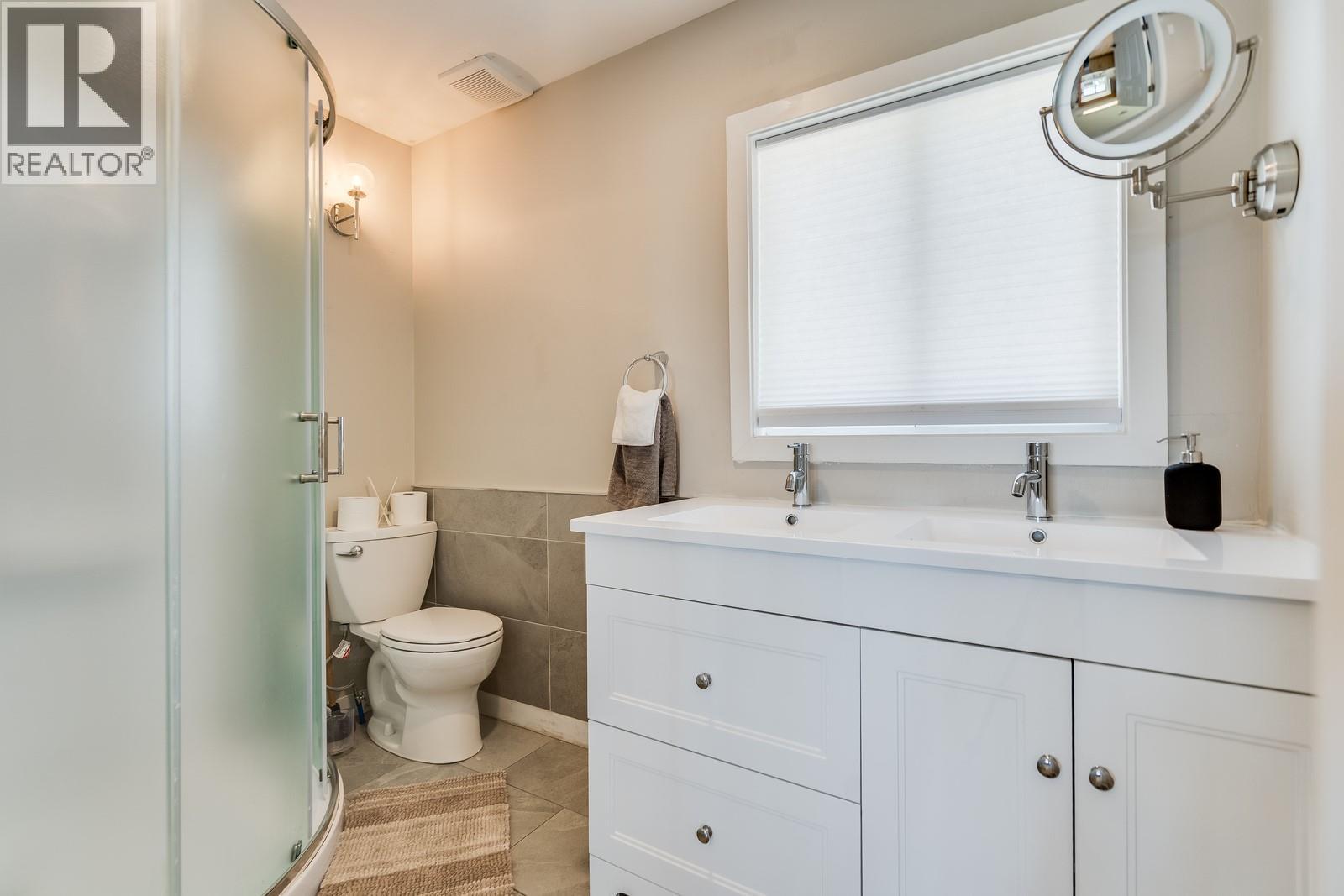 Photo 33 of 1293 Highway 33 E, Kelowna BC