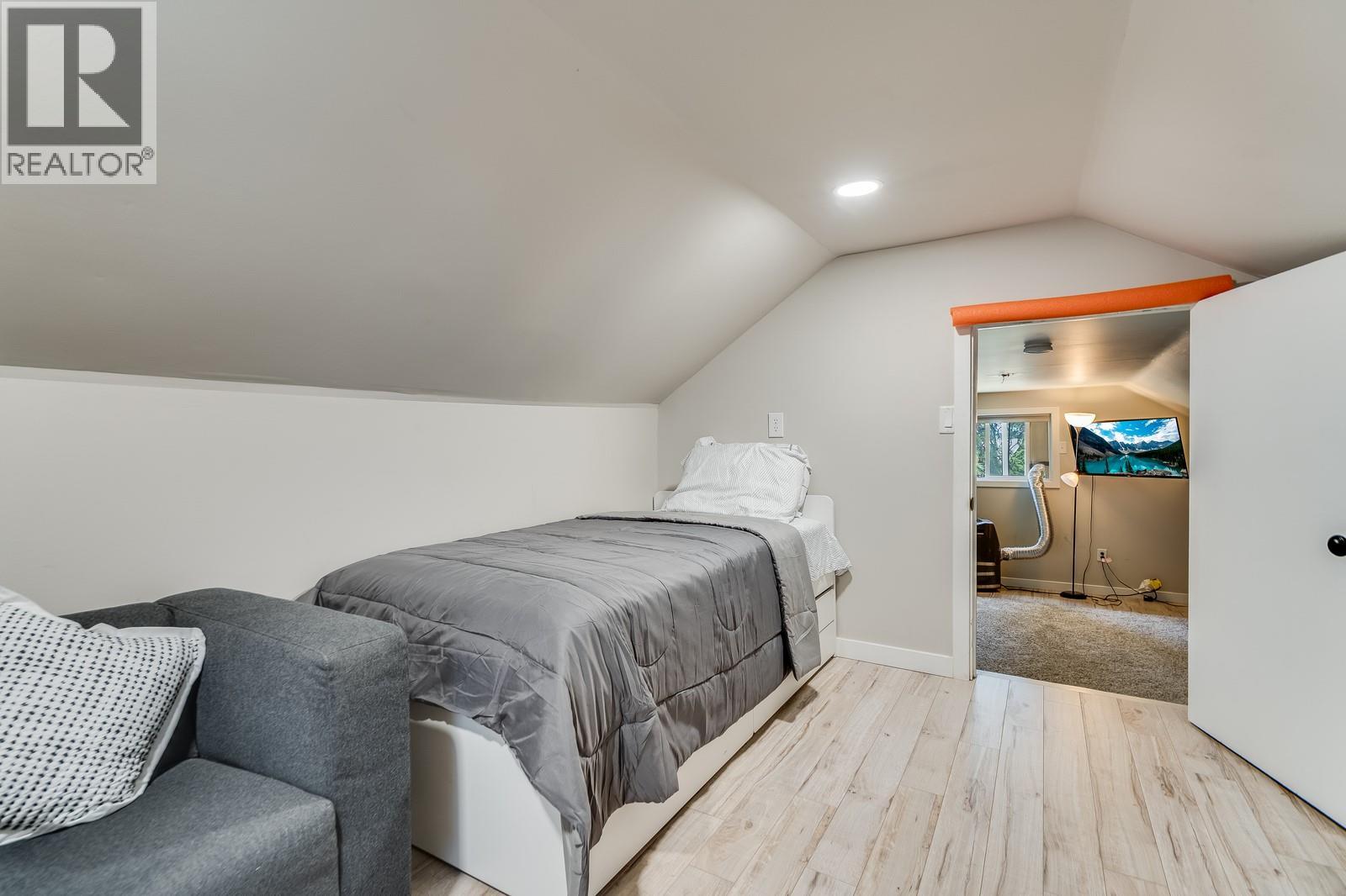 Photo 36 of 1293 Highway 33 E, Kelowna BC