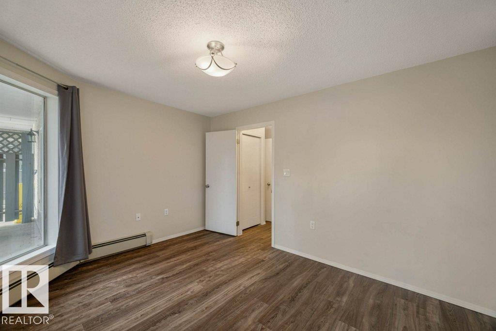 Photo 13 of 110 15503 106 St Nw, Edmonton AB