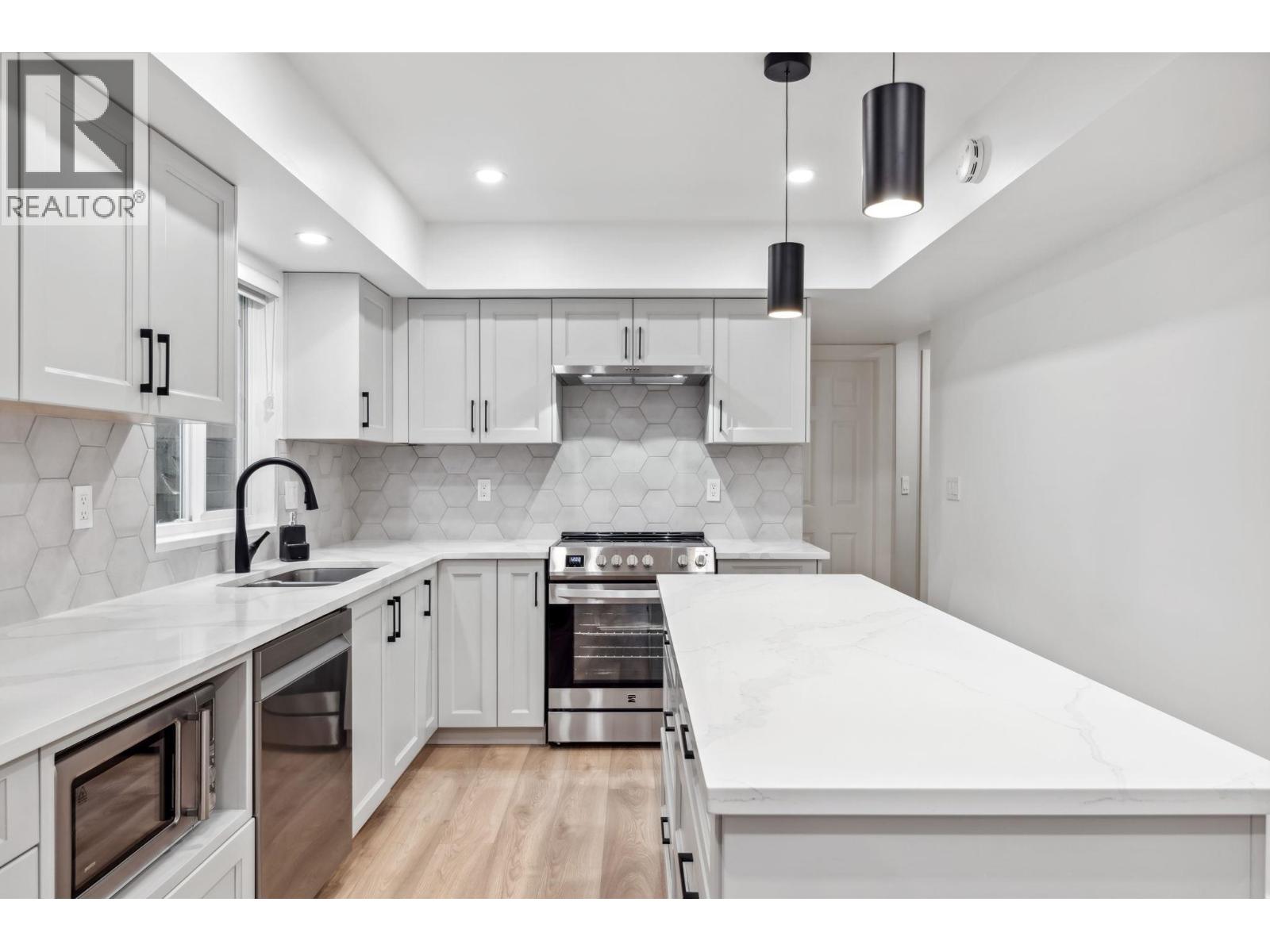 Photo 16 of 8360 Dayton Court, Richmond BC