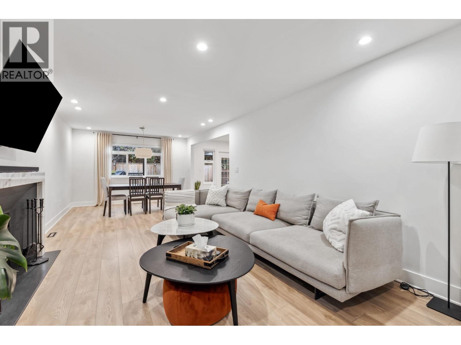 Photo 5 of 8360 Dayton Court, Richmond BC