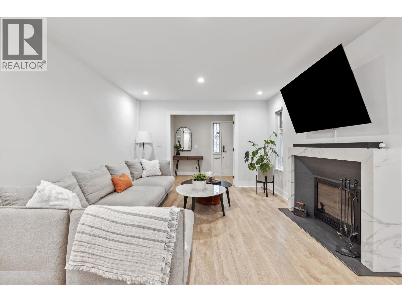 Photo 7 of 8360 Dayton Court, Richmond BC