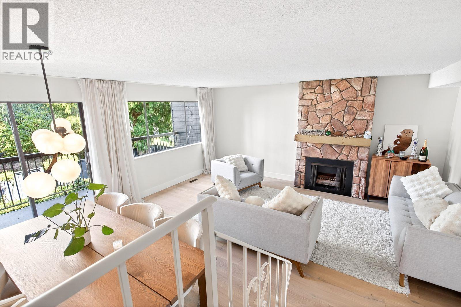 Photo 10 of 7301 Capistrano Drive, Burnaby BC