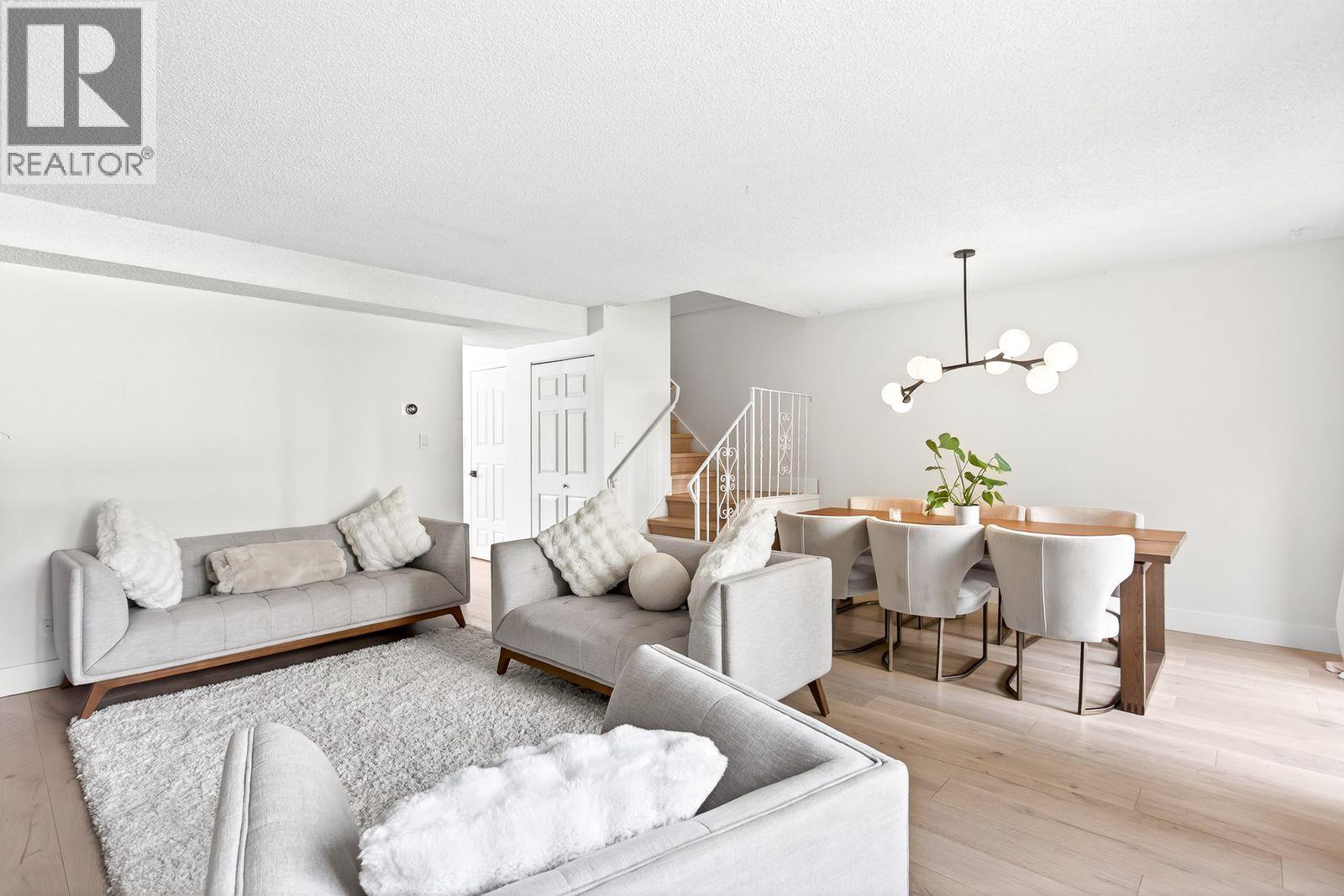Photo 11 of 7301 Capistrano Drive, Burnaby BC