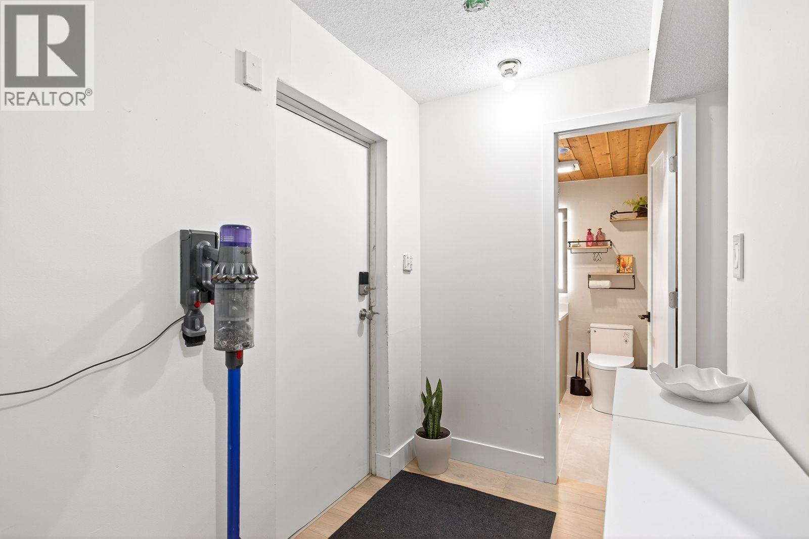 Photo 31 of 7301 Capistrano Drive, Burnaby BC