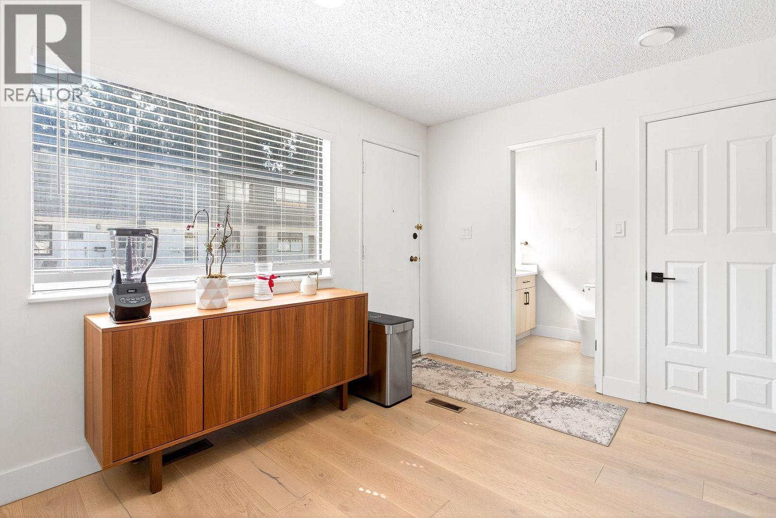 Photo 6 of 7301 Capistrano Drive, Burnaby BC