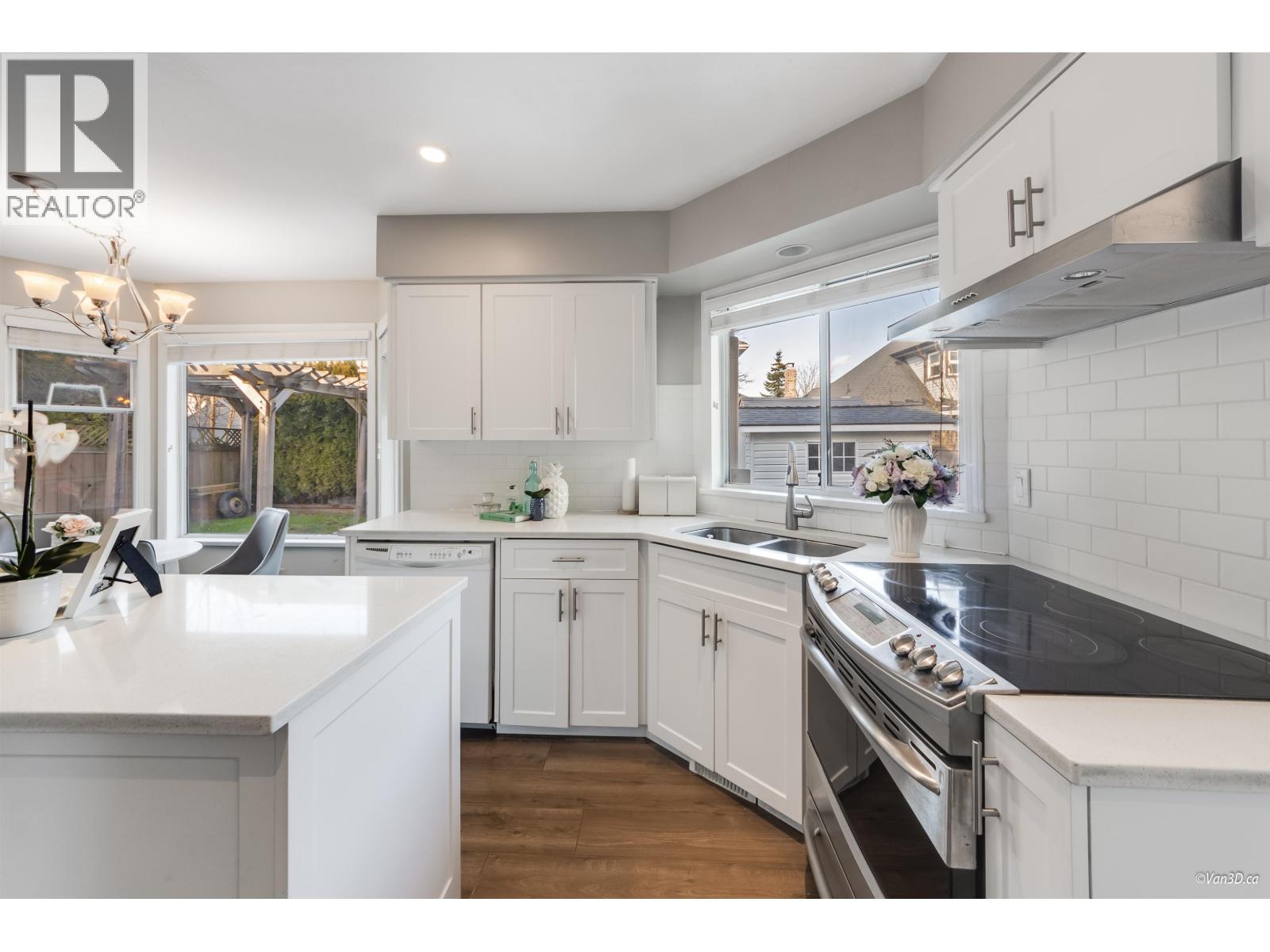 Photo 10 of 6167 45 Avenue, Delta BC