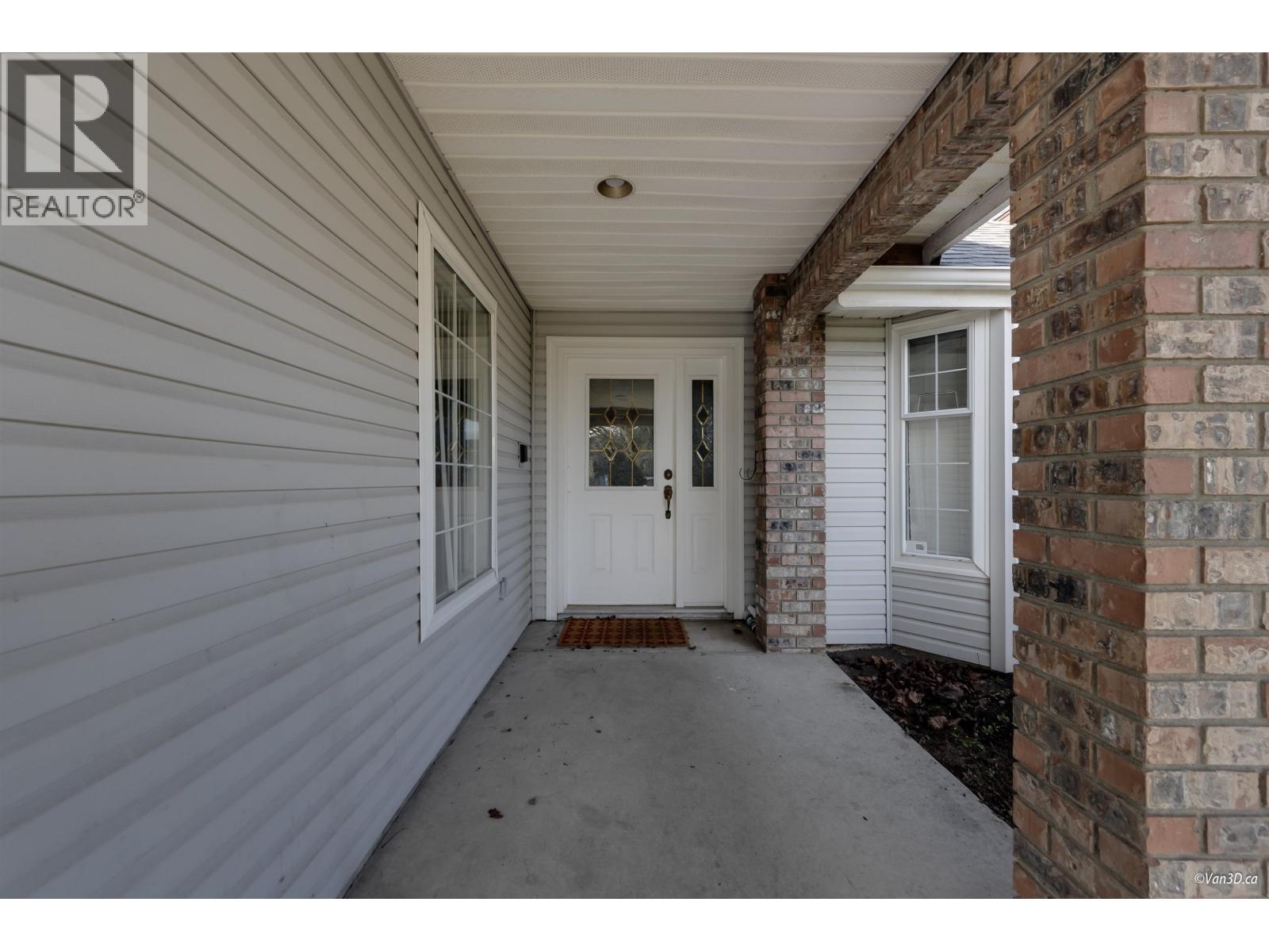 Photo 3 of 6167 45 Avenue, Delta BC