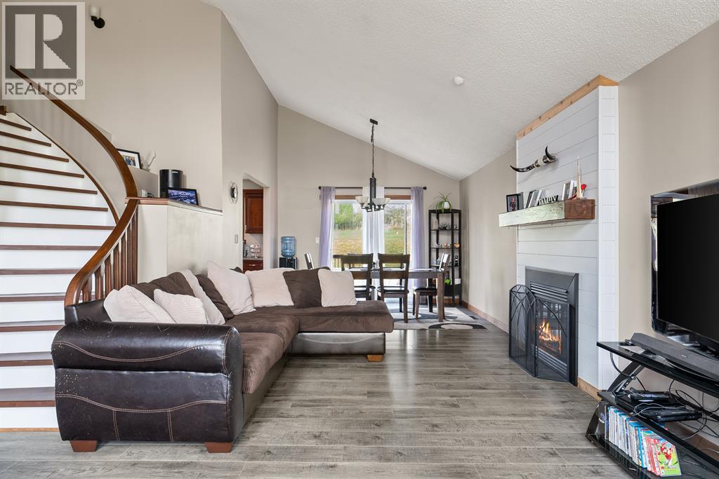 Photo 9 of 170 Community Lane, Saprae Creek AB