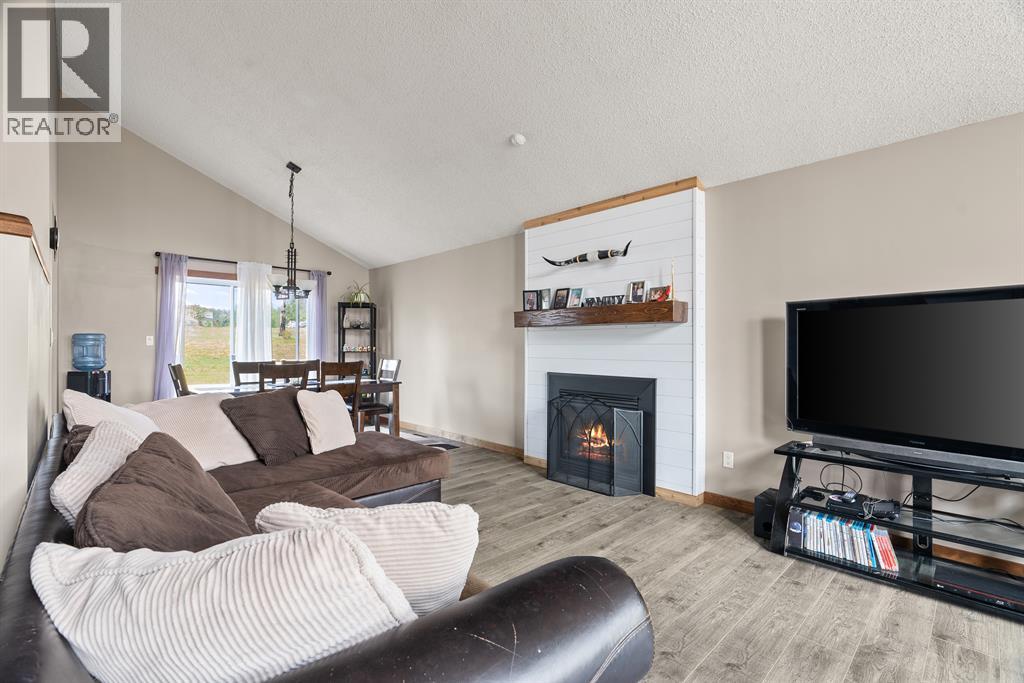 Photo 10 of 170 Community Lane, Saprae Creek AB