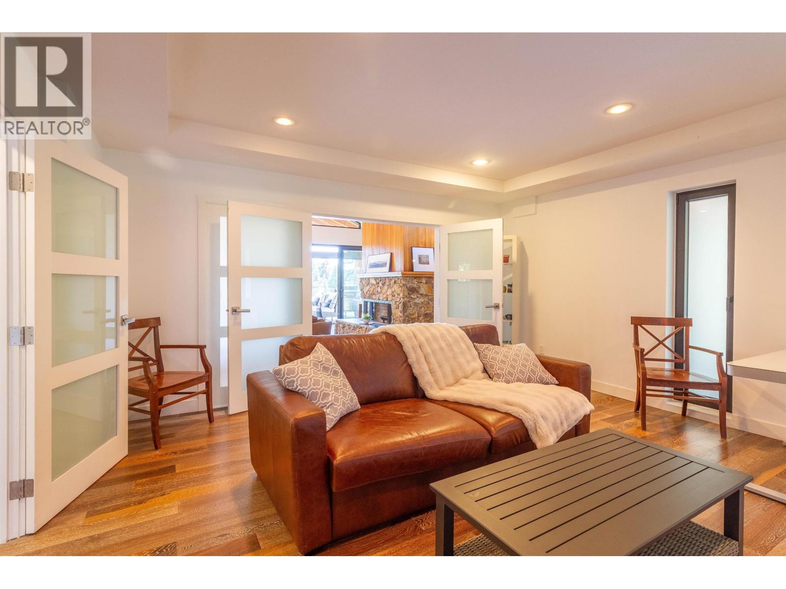 Photo 11 of 302 Oxford Drive, Port Moody BC