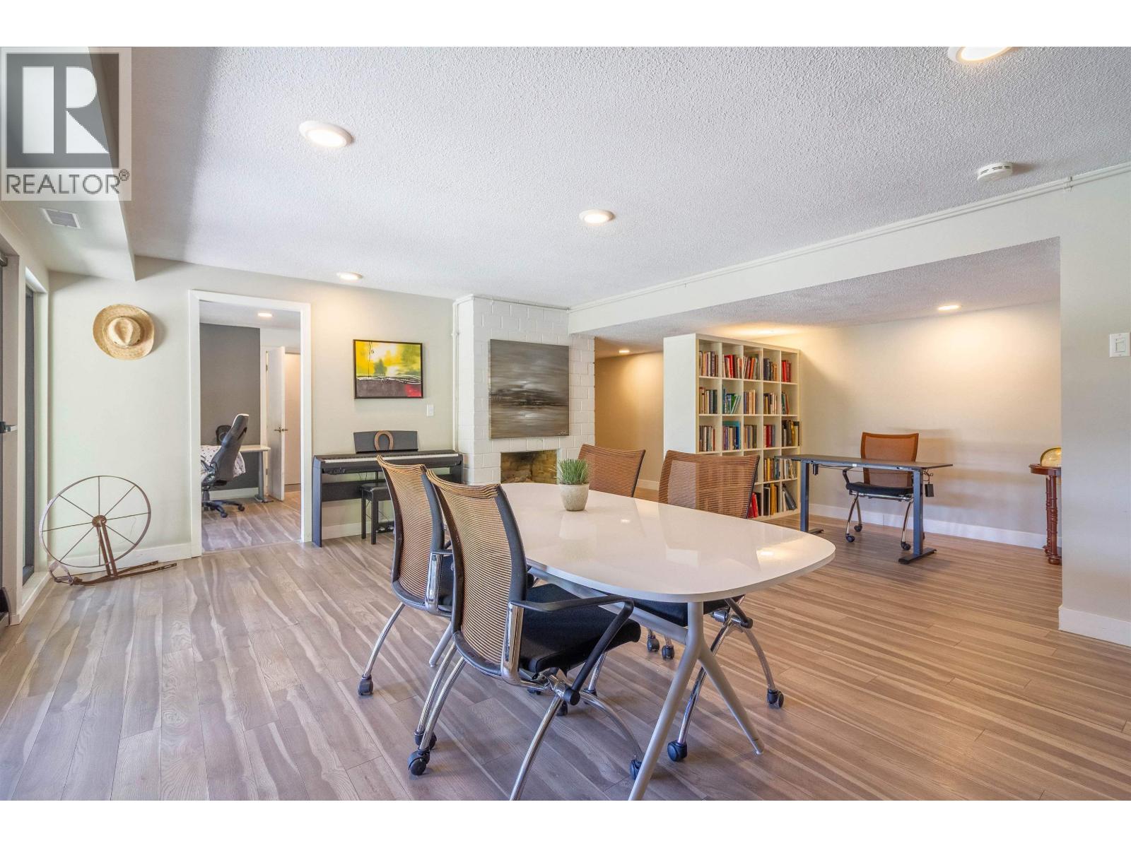 Photo 28 of 302 Oxford Drive, Port Moody BC