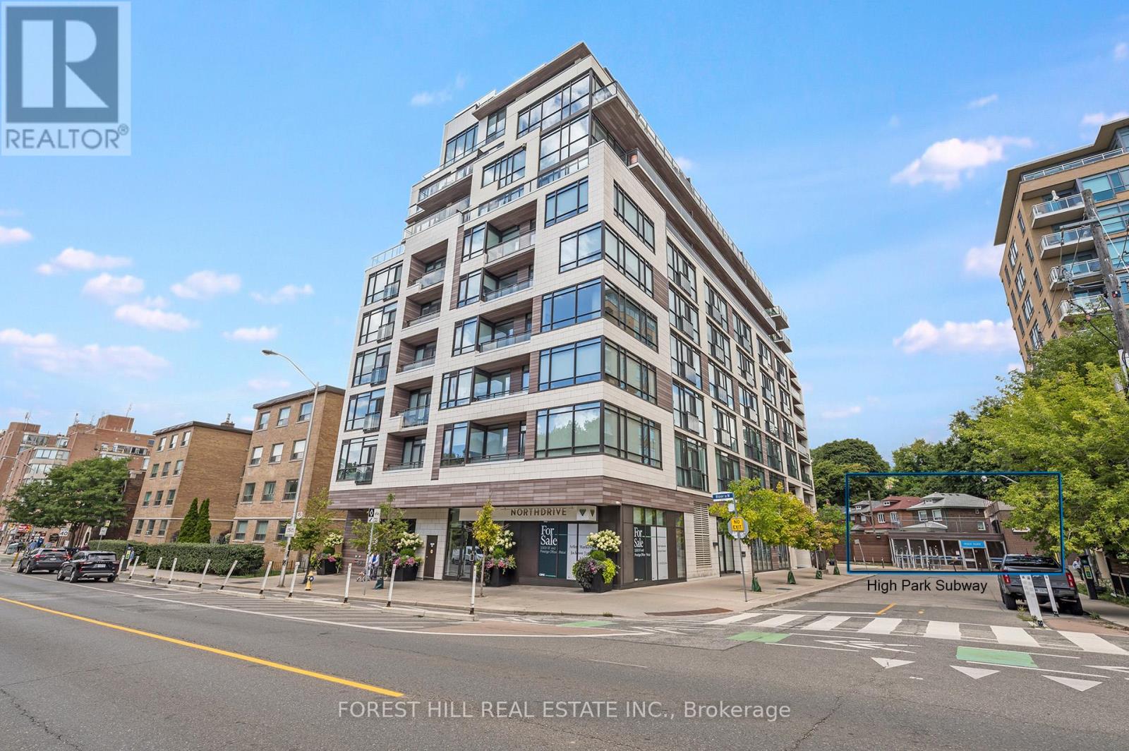 Photo 2 of 406 1990 Bloor Street W, Toronto ON