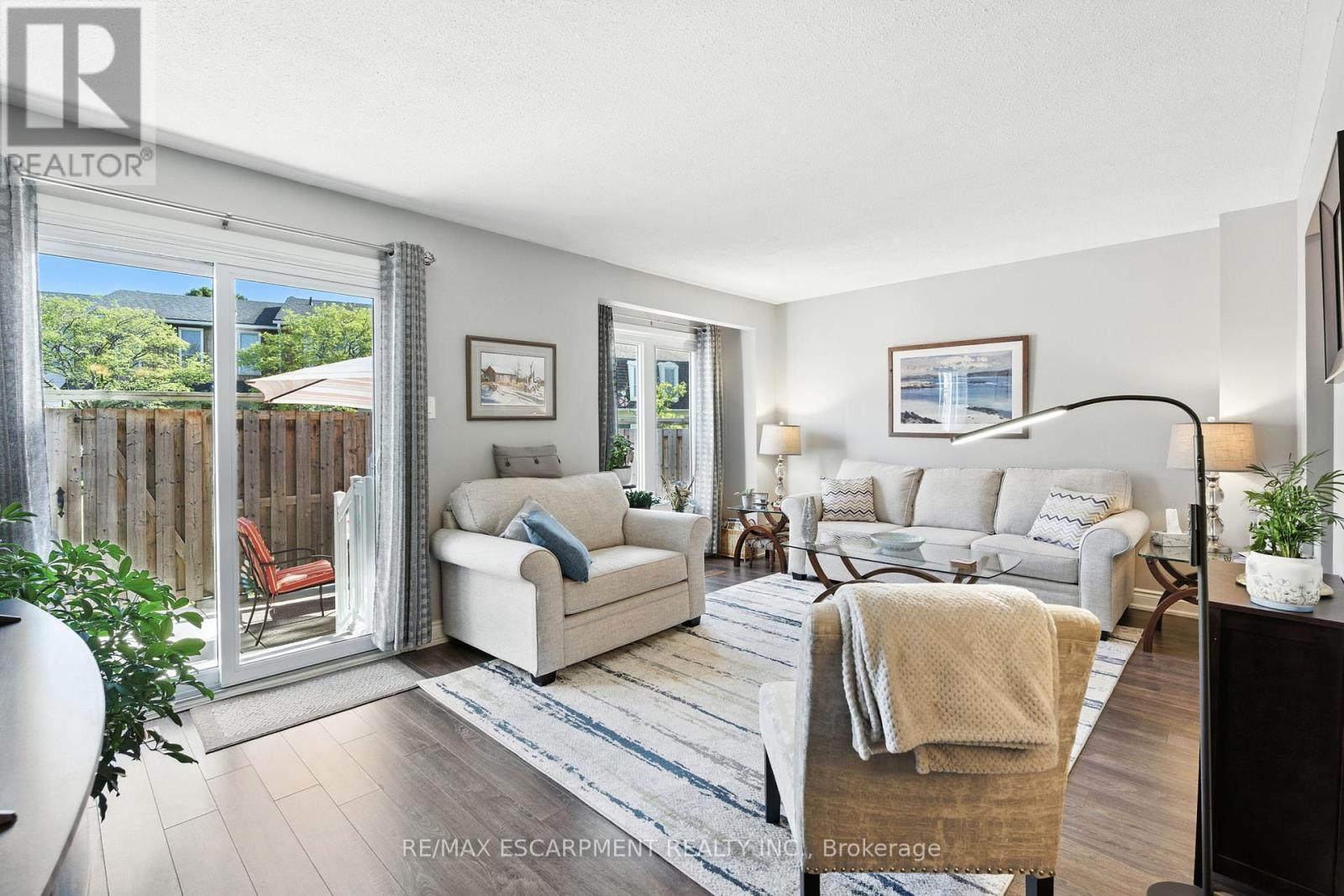 Photo 14 of 3 2254 Upper Middle Road, Burlington ON