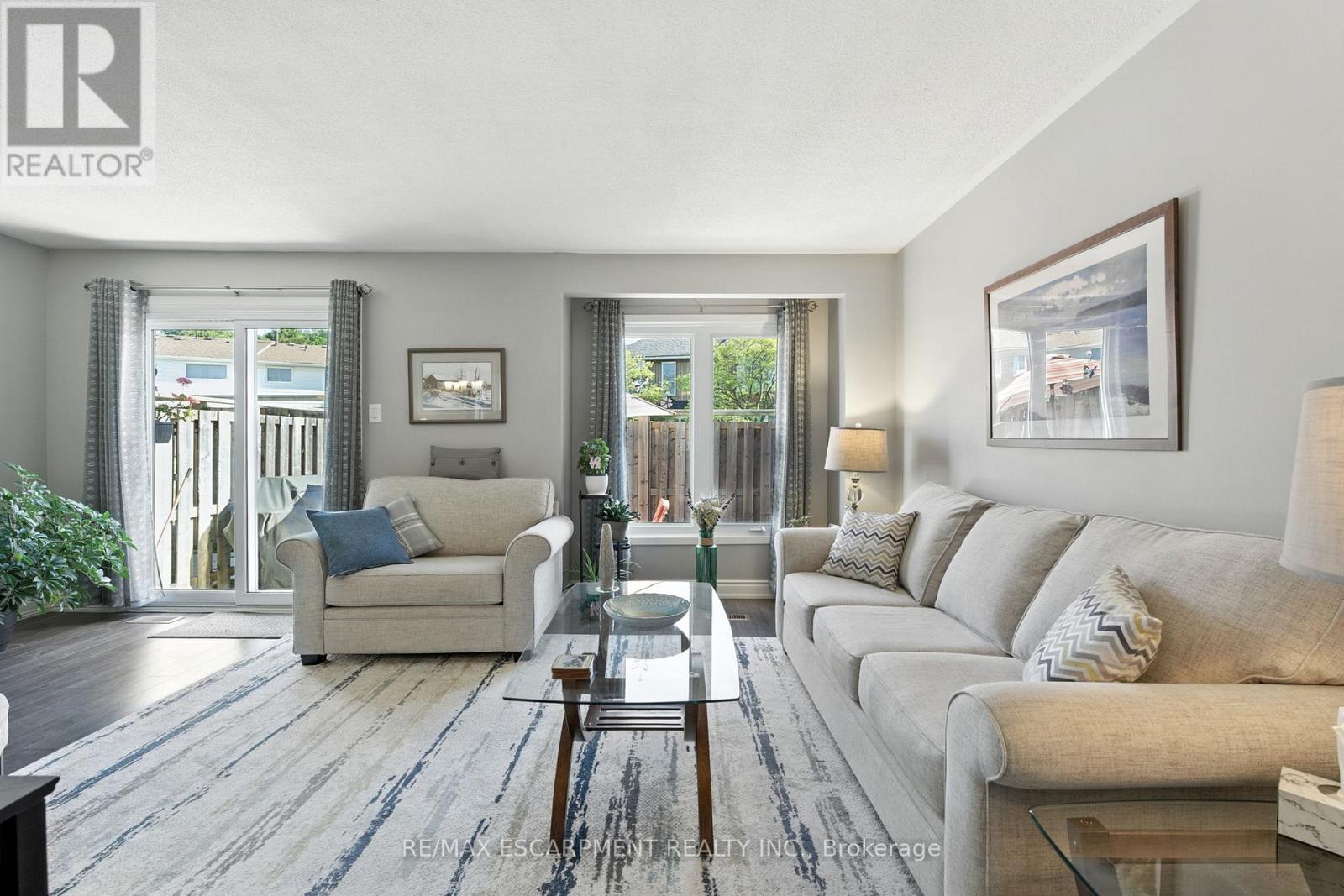 Photo 17 of 3 2254 Upper Middle Road, Burlington ON