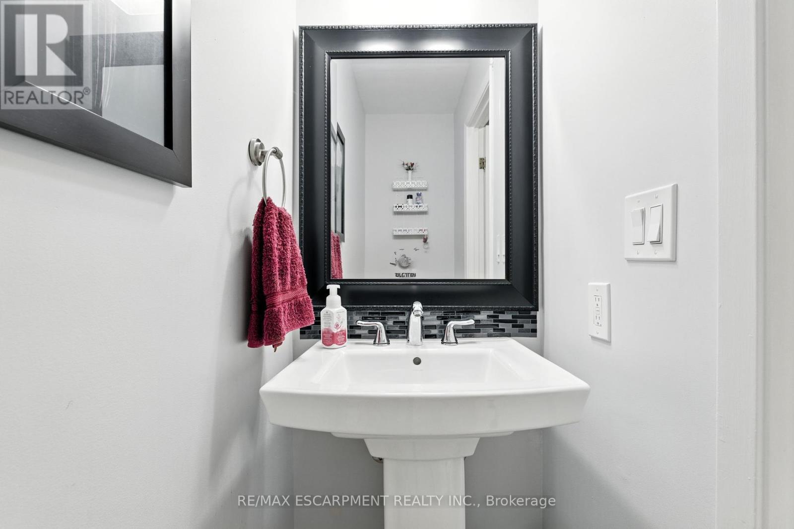 Photo 20 of 3 2254 Upper Middle Road, Burlington ON