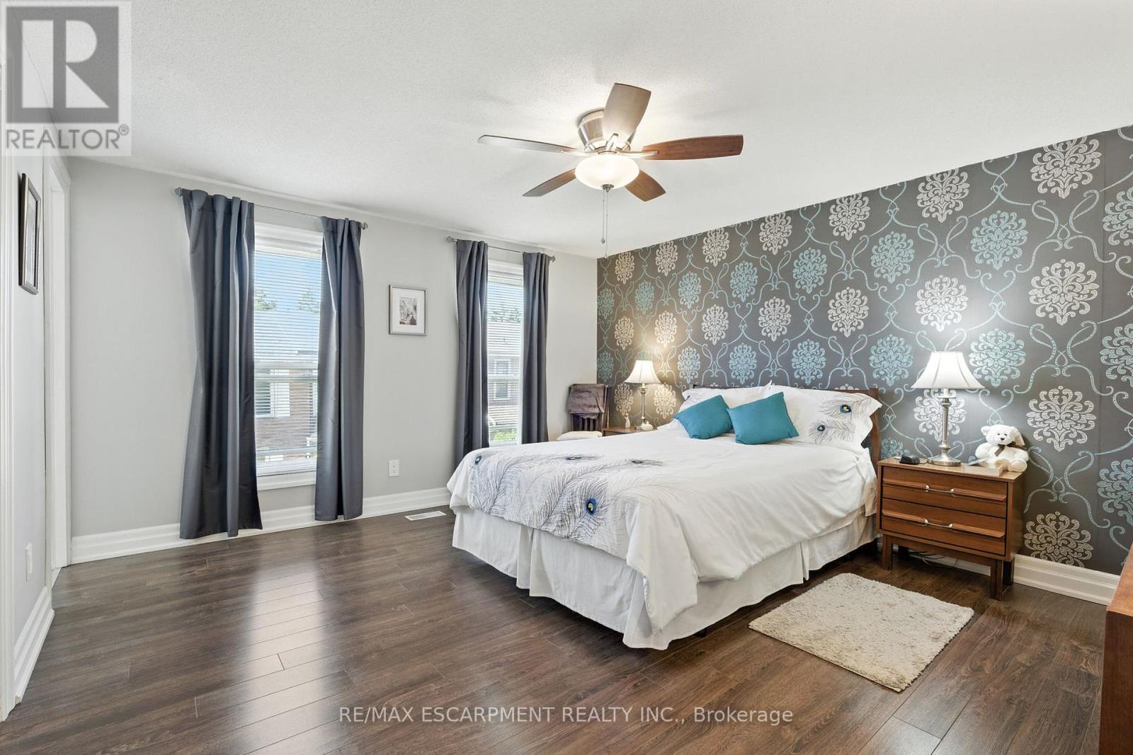 Photo 22 of 3 2254 Upper Middle Road, Burlington ON